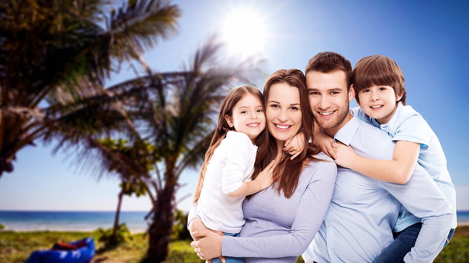 family-3400033_960_720