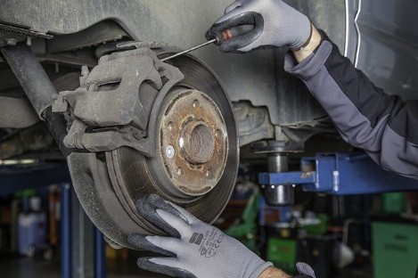 Check every detail on your car before relocation.
