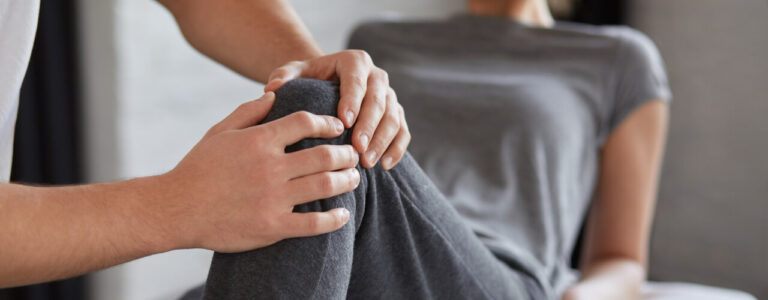 Dealing-With-Hip-and-Knee-Pain-768x300-a9d3243e