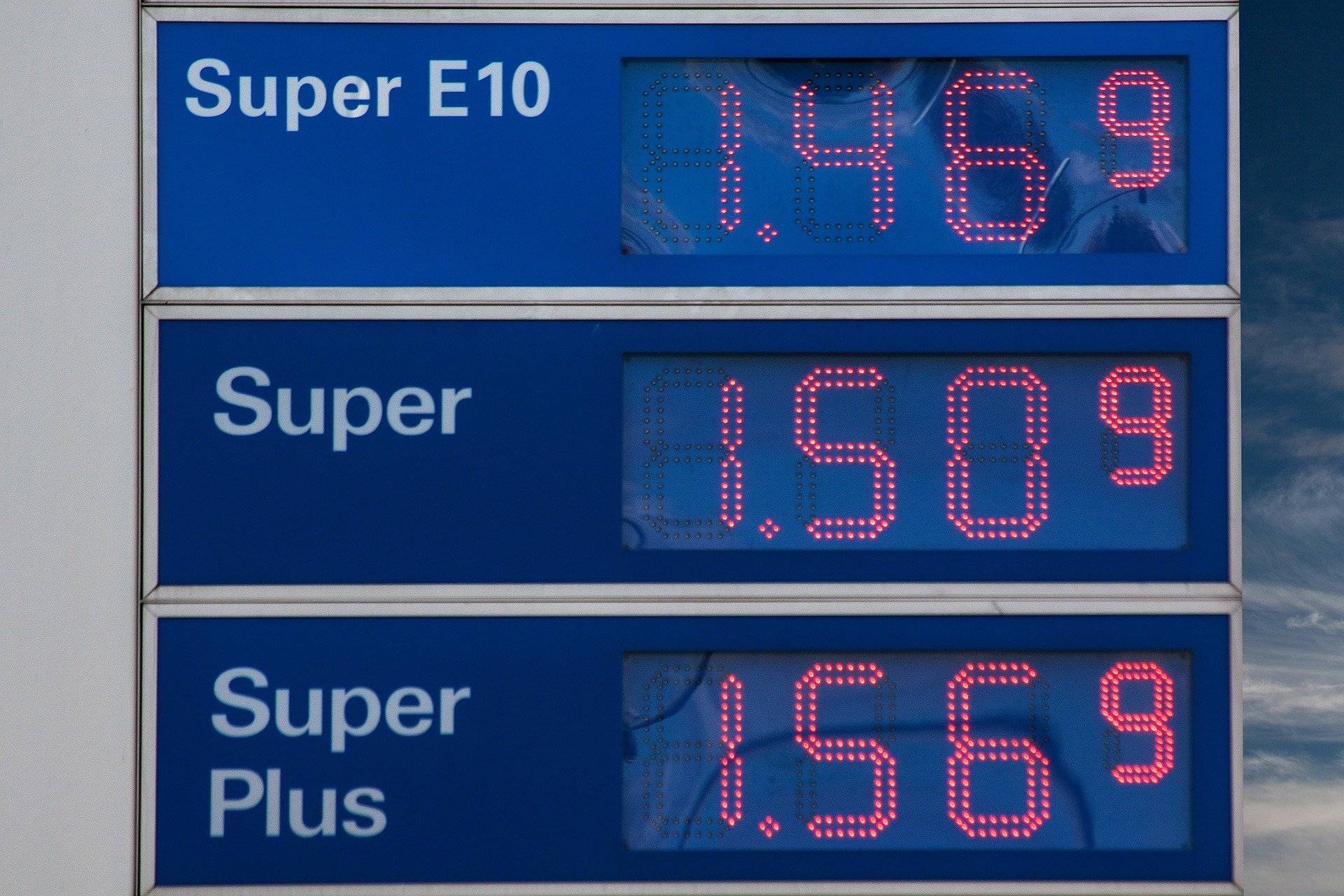 gasoline-prices-g951310b4d_1920-c354b3b7