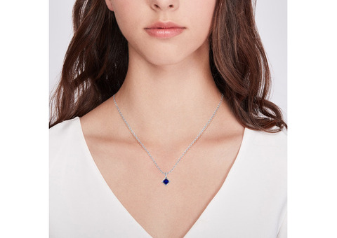 Find Square Solitaire Twist Natural Sapphire Necklace (0.40 Carats)