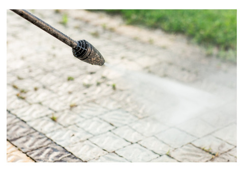 Expert Driveway Cleaning Services: Transform Your Home's Curb Appeal