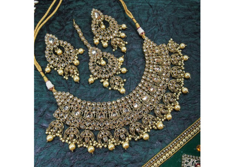 Exploring the Appeal of Artificial Jewellery in India