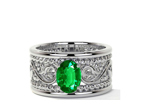 Vintage Prong-Set Solitaire Ring with Oval Emerald (0.50ct)