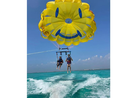 Parasailing in Cancun