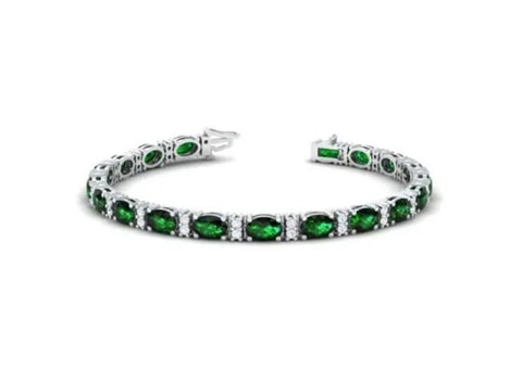 Choosing the Emerald Bracelets for You.