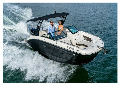 Private boat rental in Miami