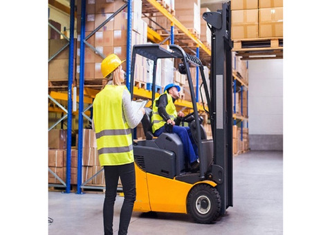 Expert Reach Truck Training for Safe and Efficient Operation