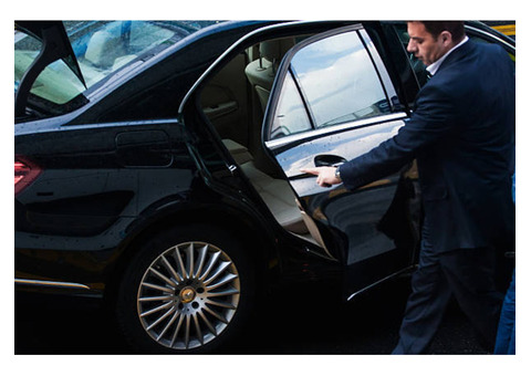 Luxury Chauffeur Service in Dubai | Happy Limousine