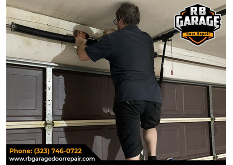 Expert Residential Garage Door Repair and Services in Los Angeles