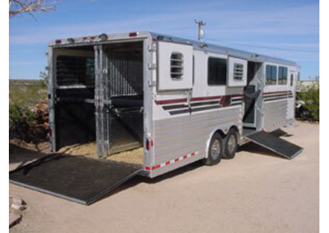 Premium Specialized Equine Transportation by Rocking Y Ranch