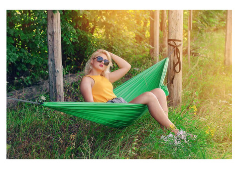 CreHanging Hammock Chair for Ultimate Relaxation