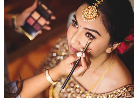 what are the best makeup classes for aspiring artists?