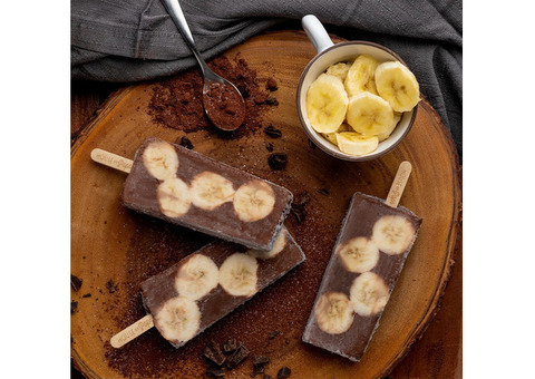 Enjoy Chocolate Ice Cream Pop with Banana Slices!