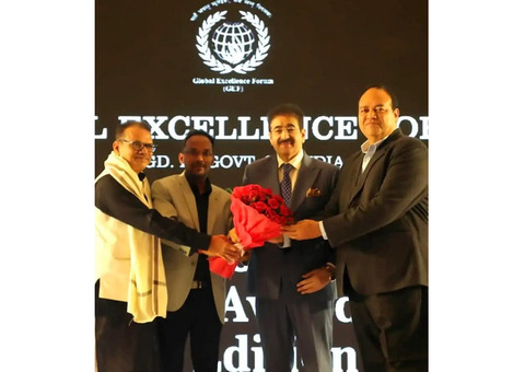 Dr. Sandeep Marwah Honoured with Global Excellence Award