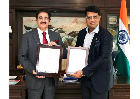 Dr. Sandeep Marwah Honored for Leadership in Healthcare at UAE Event