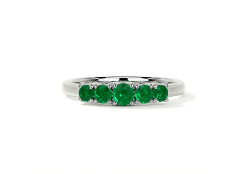 Shop Emerald Round Four Prong Wedding Ring (0.53cttw)