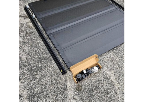 Toyota Tacoma Tonneau / Bed Cover - Low Profile