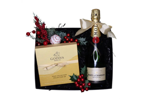 Enjoy Your Celebration With Premium Moet Champagne Gift Basket