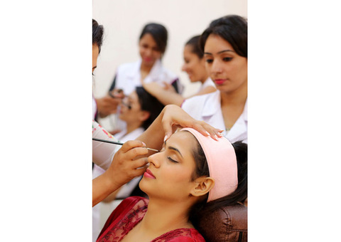 Beauty Parlour Course: Master the Art of Beauty and Grooming