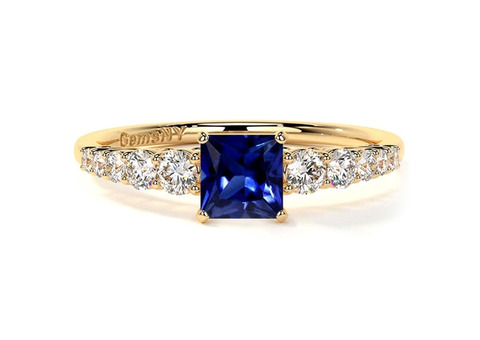 Heated Sapphire Gold Ring from Madagascar