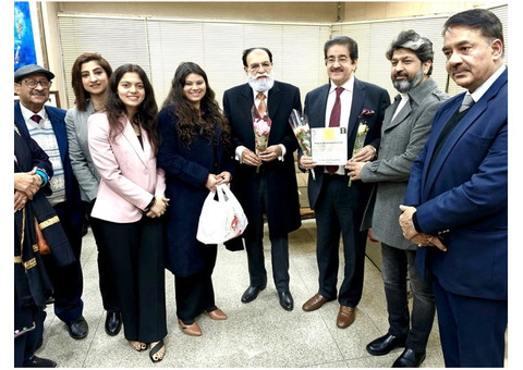 Dr. Sandeep Marwah Encourages Xena Social Organization to Work