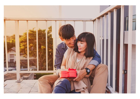 Valentine’s Day in Japan – Unique Traditions & Romantic Customs