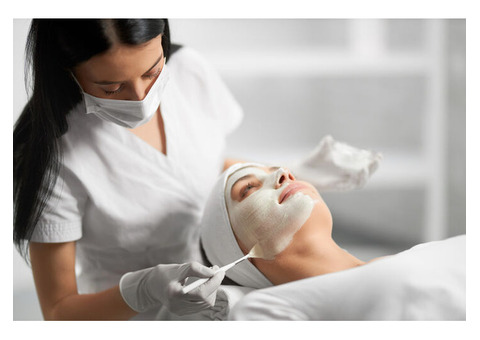 Glow Naturally at Aesthetic World – Top Skin Care Clinic!