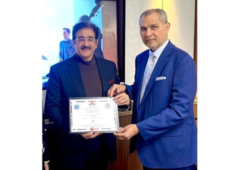 Sandeep Marwah Honored as Patron of Commonwealth SME Club in London