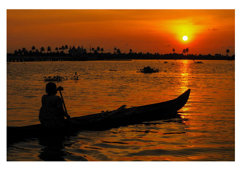 Explore Kerala Destinations - Backwaters & Beyond