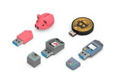 PapaChina Offers Custom USB Flash Drives Wholesale