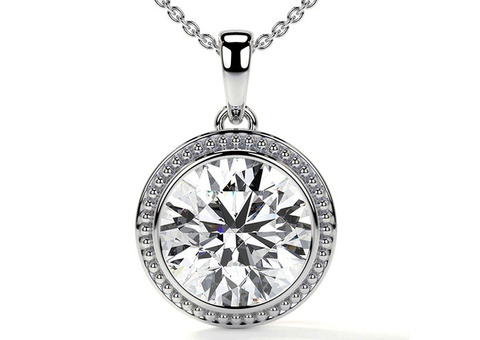 Gift Your Loved One This Sparkling Diamond Pendant Necklace