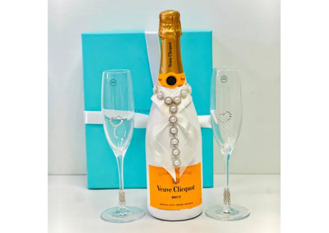 Order Elegant Wedding Champagne Gift for a Celebration in Los Angeles