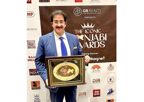 Sandeep Marwah Honored with Iconic Punjabi Award at Grand Ceremony