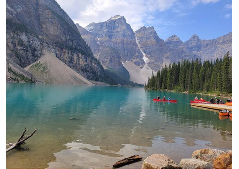 Book the Best Moraine Lake Tours by Trusted Travel Experts