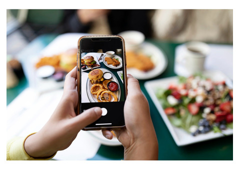 Order Hygienic Veg & Non-Veg Meals on Train – Call Now!