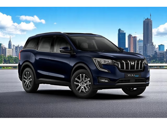 Road Tripping Across India in a Mahindra XUV700 Road Tripping Across India in a Mahindra XUV700